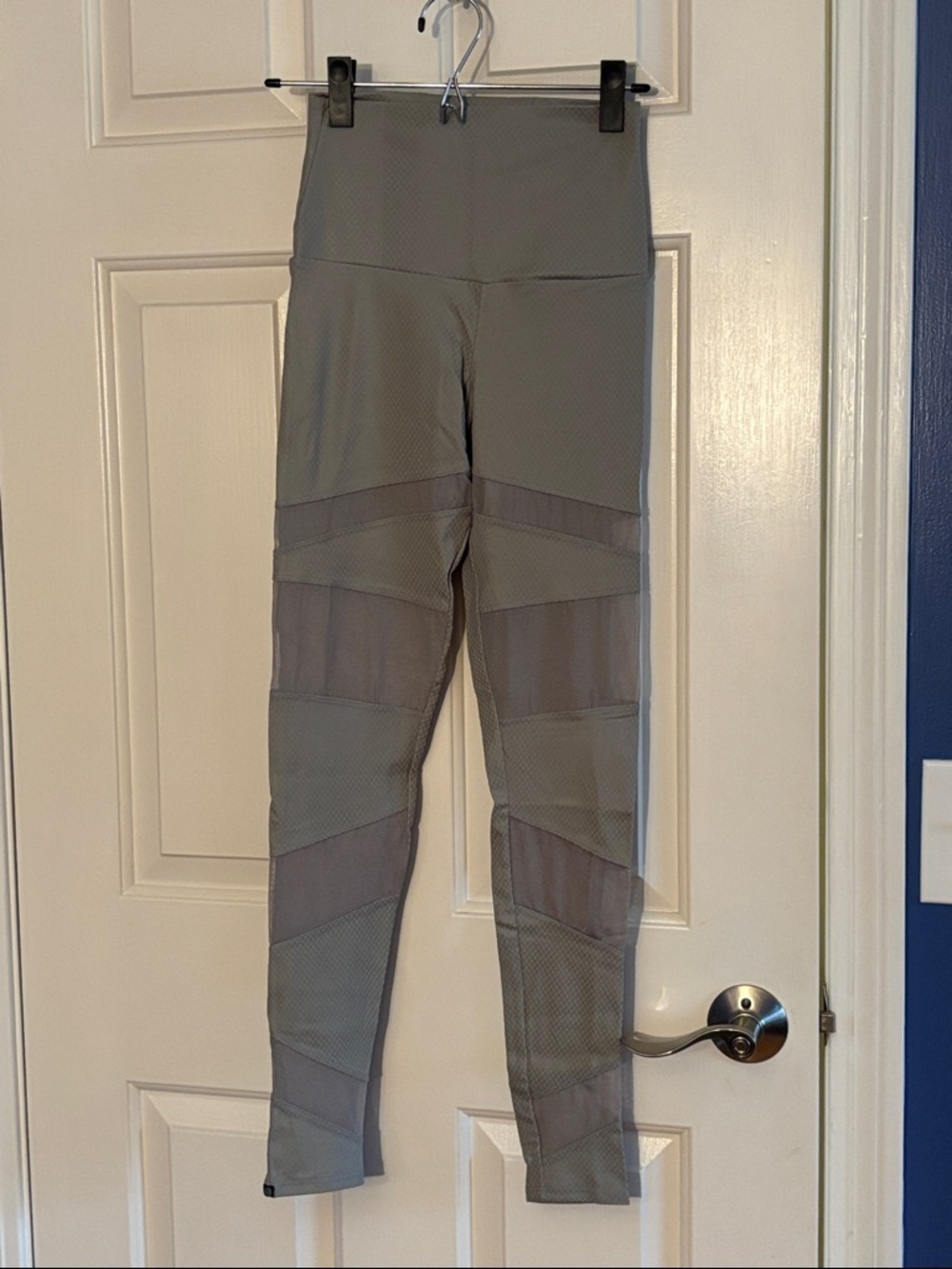 Onzie High-Waist Gray Mesh Panel Leggings